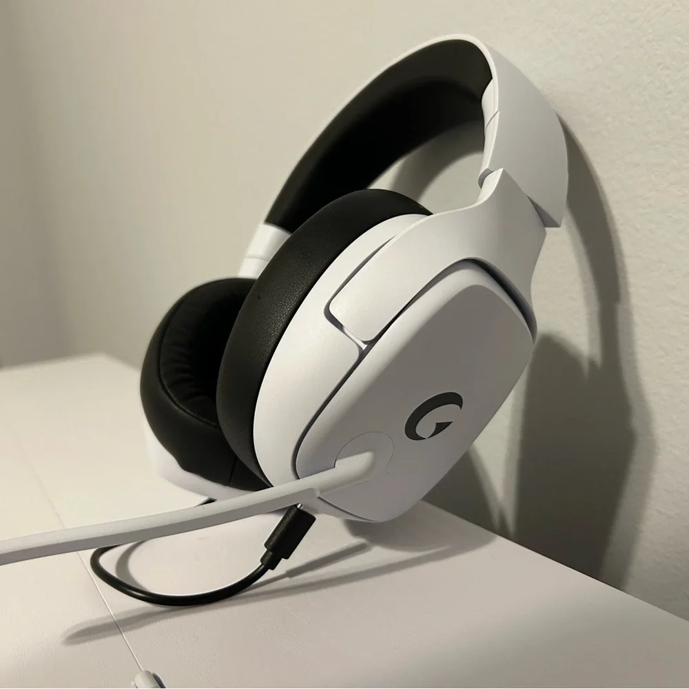 Perfect PS5/PS4/PC Headset Surround Sound White New 70H Battery and more